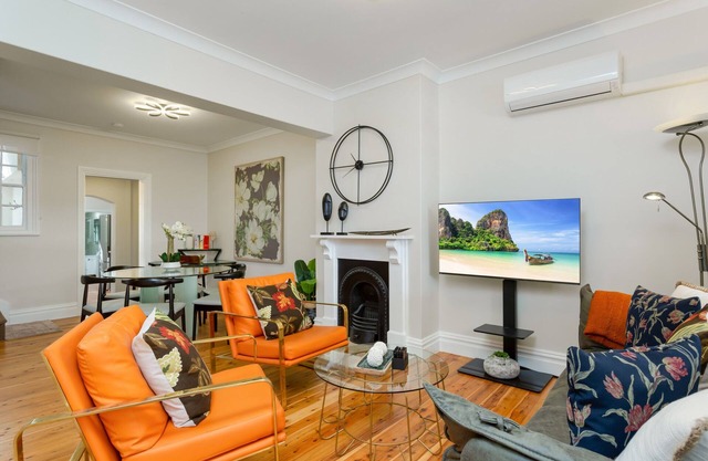 Beautiful 2-Bed Terrace House with Outdoor Areas