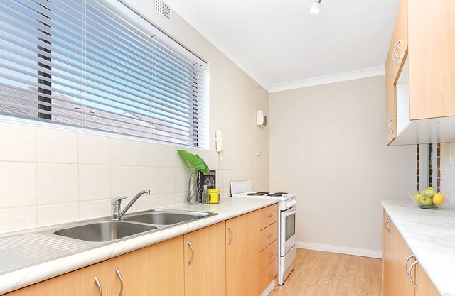 Beautiful 2 bedroom apartment in the chic suburb of Mortdale close to Hurstville