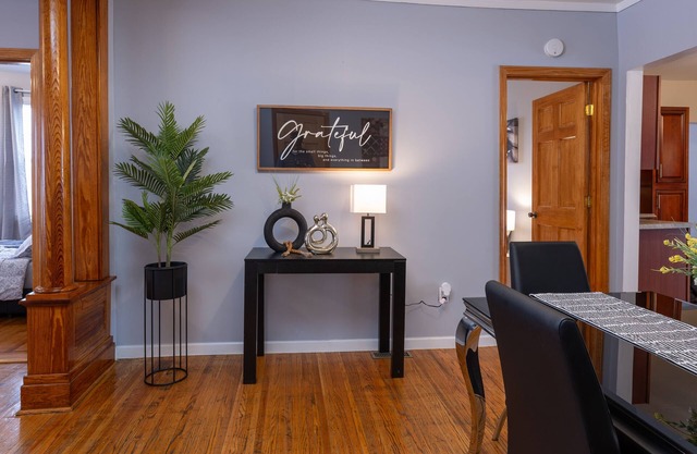 Beautiful 2 Bedroom Apt. With fast Wifi & Netflix