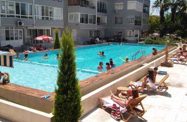 Beautiful 2 bedroom flat, with sea view.