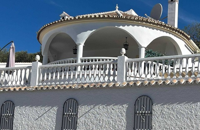 Beautiful 2 bedroom Villa with mountain views in a traditional Spanish village