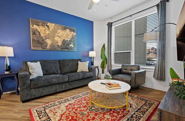 Beautiful 2BR in Riverside 5427