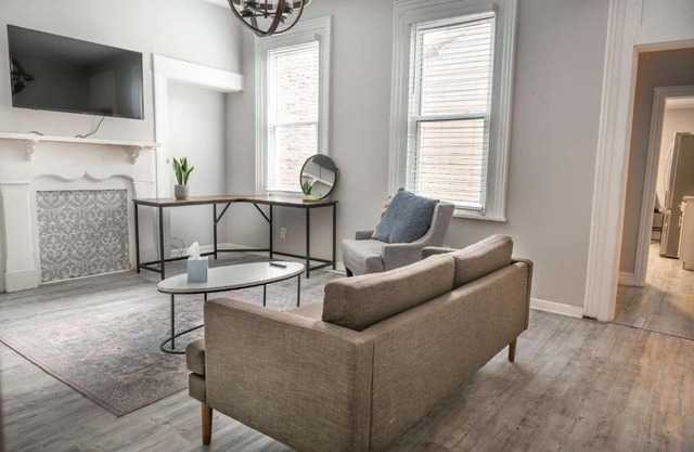 Beautiful 3-Bed Home w Parking Near AGH