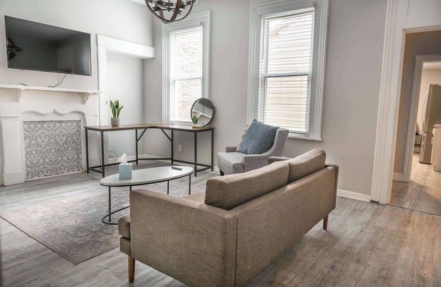 Beautiful 3-Bed w/Parking Near AGH & Stadiums