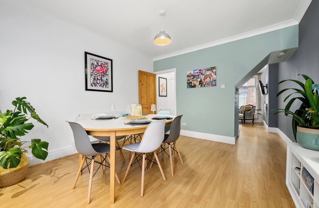 🖤 Beautiful 3 bedroom EXCLUSIVE Victorian terraced house - dog friendlyn
