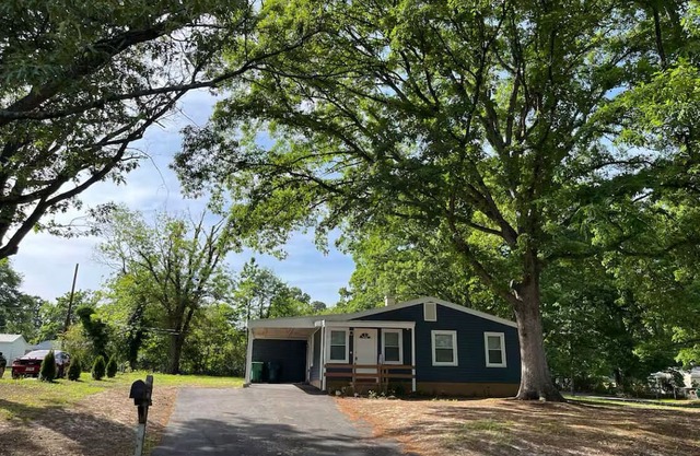 Beautiful 3-bedroom house with WiFi, AC