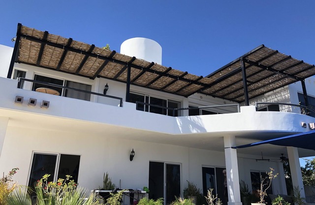 Beautiful 3 bedroom 2 bath pool home with pizza oven and fire pit
