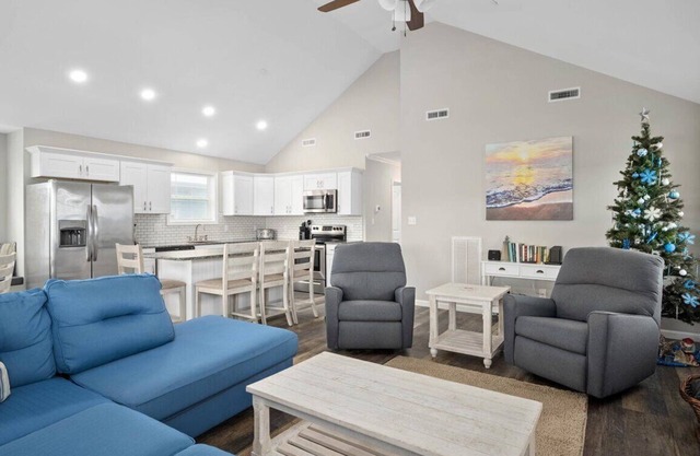 Beautiful 3 BR 2 BA Home in Montego Bay - Community Pool