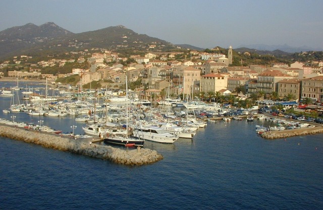 Beautiful 3 pleasant and functional parts 100 port and beaches