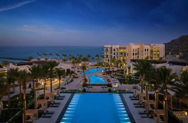 Beautiful 3bed Sea View apt and maids at Address Resort Residences