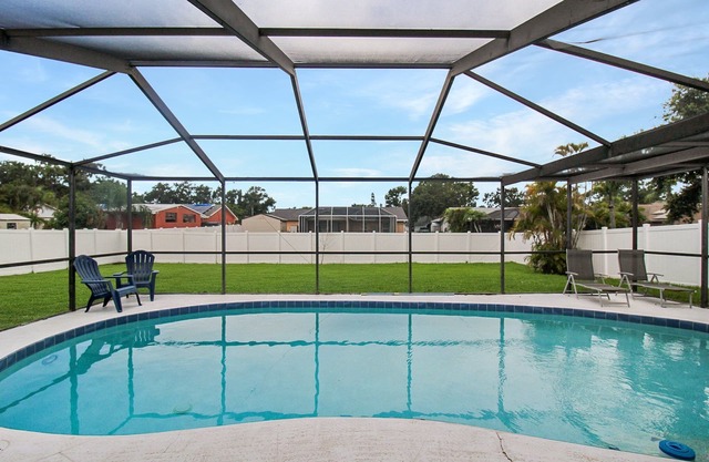 Beautiful 3BR private pool home close to all of attraction - Sunset Splash