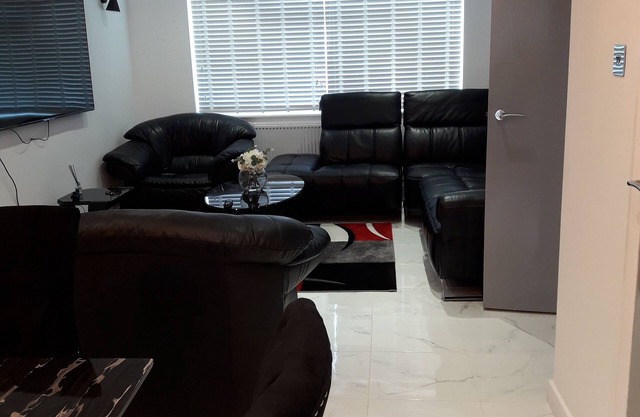 Beautiful 4 bedroom accommodation for 6 people