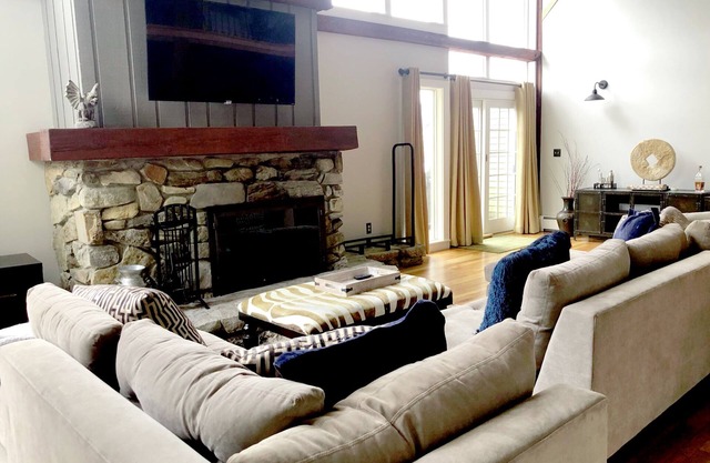 Beautiful 5 Bedroom in Manchester close to skiing and Golf