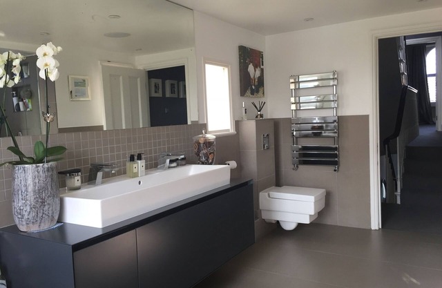 Beautiful 5 bed home, 3 bath 3 reception room family house in Clapham,