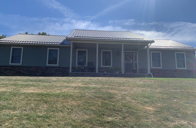 Beautiful 5-Bedroom Home with Lots of Space