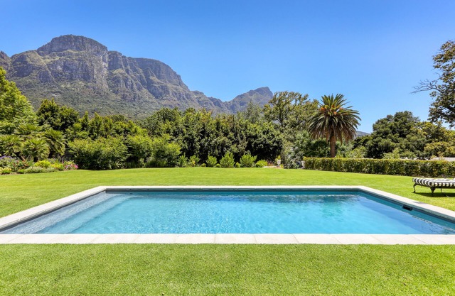 Beautiful 5 bedroom Bishopscourt