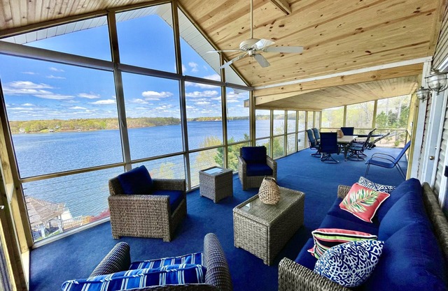 Beautiful 6 Bedroom Home with Expansive Main Lake Views with Incredible Sunsets