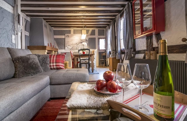 Beautiful Alsatian gîte, Les Marchands in the center of Ribeauvillé in Alsace