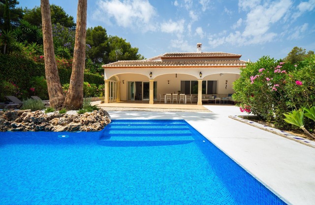 Beautiful and comfortable villa in Javea, Costa Blanca, Spain with private pool for 6 persons