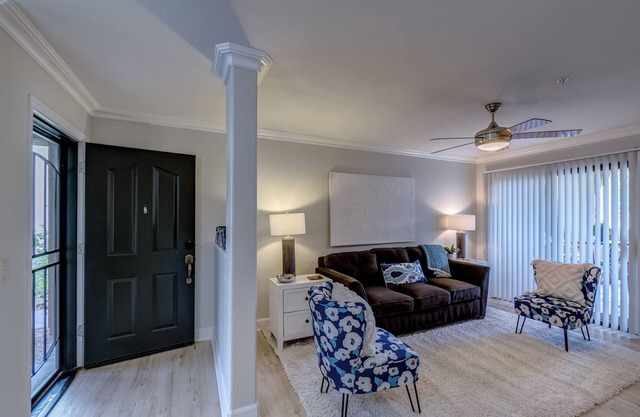 Beautiful and quiet one bedroom sanctuary one mile from Ventana and Sabino Cny