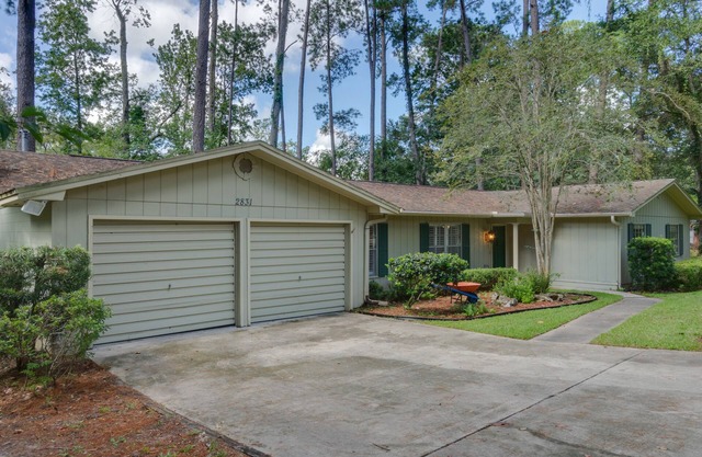 Beautiful and spacious 4/2 close to UF