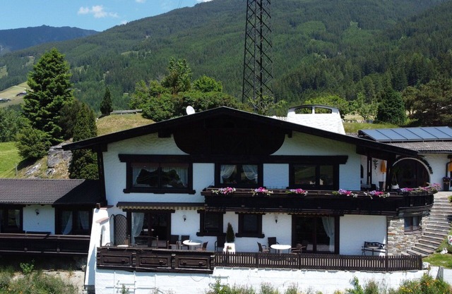 Beautiful apartment for 5 people with TV, terrace, panoramic view and parking