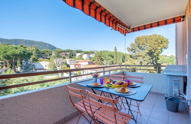 Beautiful apartment for 3 people with WIFI, A/C, TV and balcony