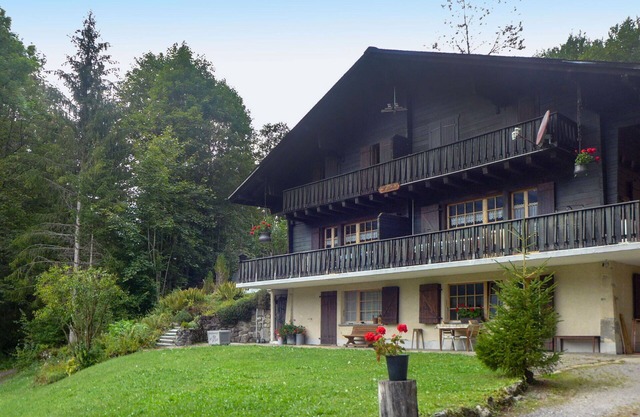 Beautiful apartment for 6 guests with WIFI, TV, balcony and parking