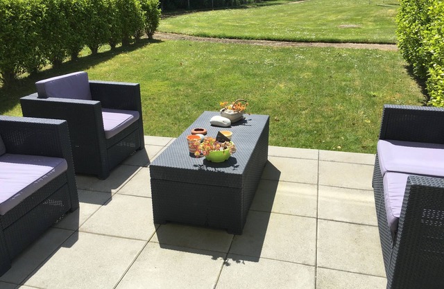 Beautiful apartment on the ground floor with Trez Hir beach at 300m
