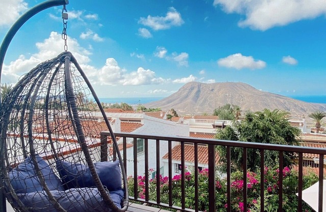 Beautiful apartment 98 sqm with sea view 2 bedrooms, balcony + terrace, pool, free wifi