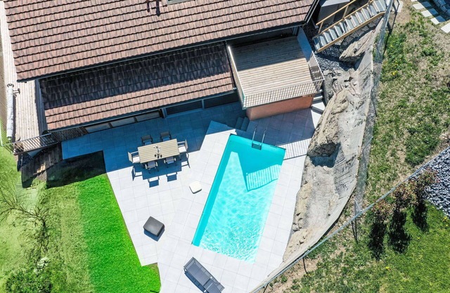 Beautiful apartment for 4 people with WIFI, pool, TV, terrace, pets allowed and panoramic view