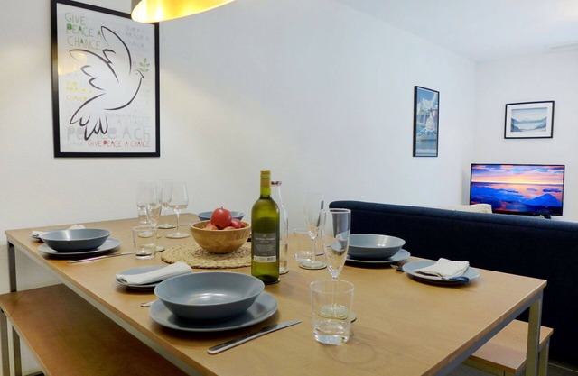 Beautiful apartment for 4 guests with WIFI, TV, balcony and pets allowed