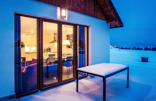 Beautiful apartment in villa for 6 people with WIFI, TV, terrace and pets allowed