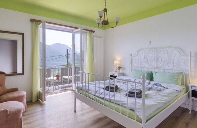 Beautiful apartment for 8 people with WIFI, patio, pets allowed and panoramic view