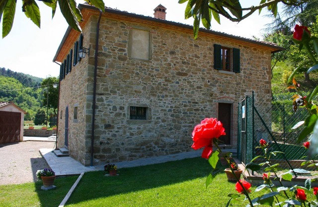 Beautiful apartment for 7 guests with WIFI and TV, close to Arezzo