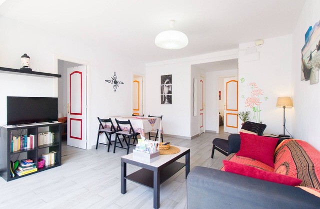 Beautiful apartment for 2, beach, restaurants, shops 1 step away,