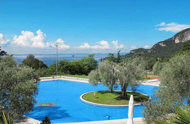 Beautiful apartment for 3 guests with WIFI, pool, A/C, TV and patio