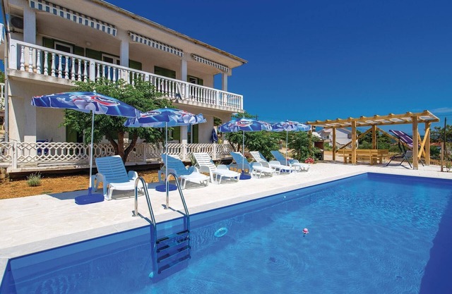Beautiful apartment in Barbat with WiFi