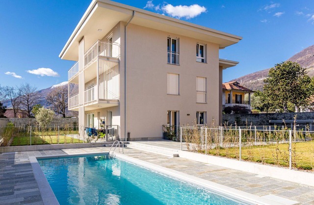 Beautiful apartment for 4 people with A/C, WIFI, pool, TV and balcony