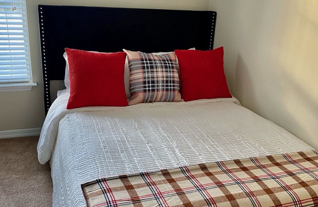Beautiful apartment surround by all stores with a nice lakeview and buckroebeach