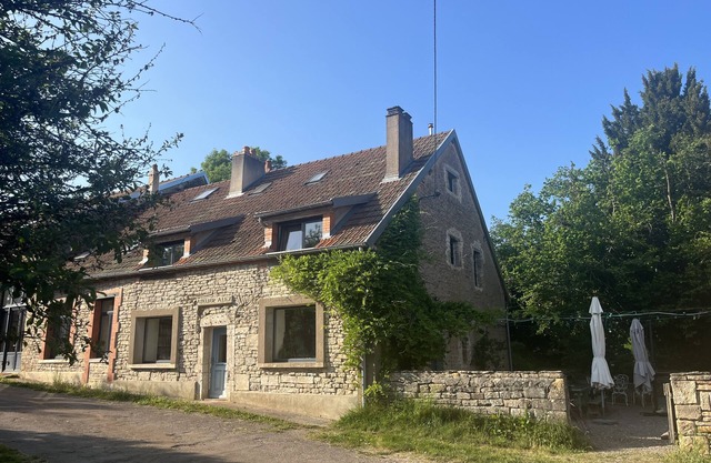Beautiful artist's house in canalside village
