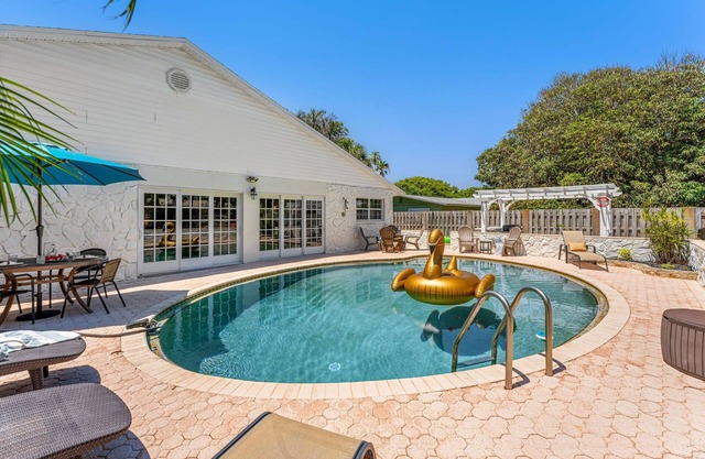Beautiful Beachside Home – Backyard Oasis W/Fire Pit, BBQ Grills, & Pool!