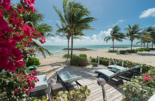 Beautiful Beach-Front Townhouse!