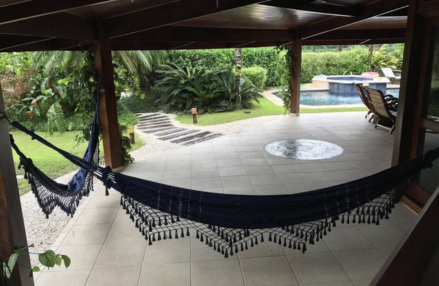 BEAUTIFUL BEACH HOME -LAZER COMFORT AND SAFETY IN CLOSED CONDO -HANGA ROA
