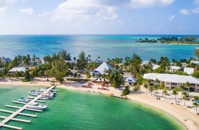 Beautiful Beachfront Condo in Cayman Kai/Rum Point