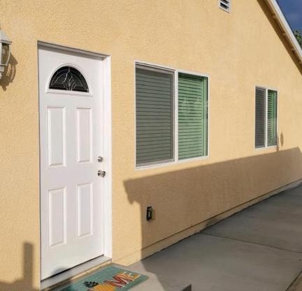 Beautiful, Brand New building and cozy house for vacation