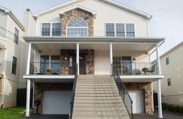 Beautiful & Bright - 3 Bedroom 2 Bath in Paterson, NJ Minutes From NYC