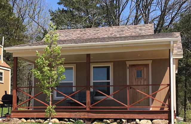 Beautiful Cabin sleeps 2-5