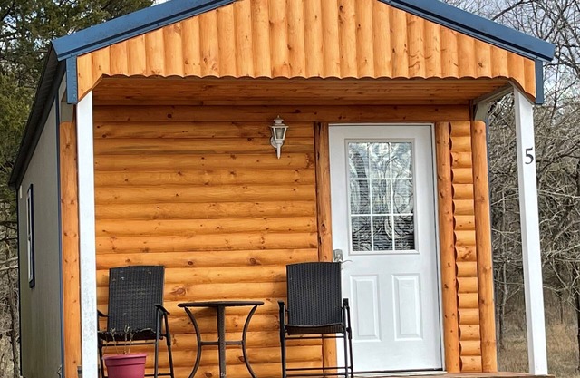 Beautiful Cabin Sleeps 2