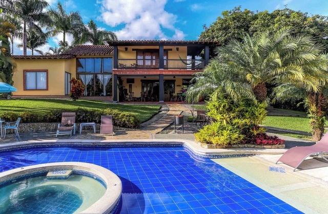 Beautiful Chalet in El Caimo